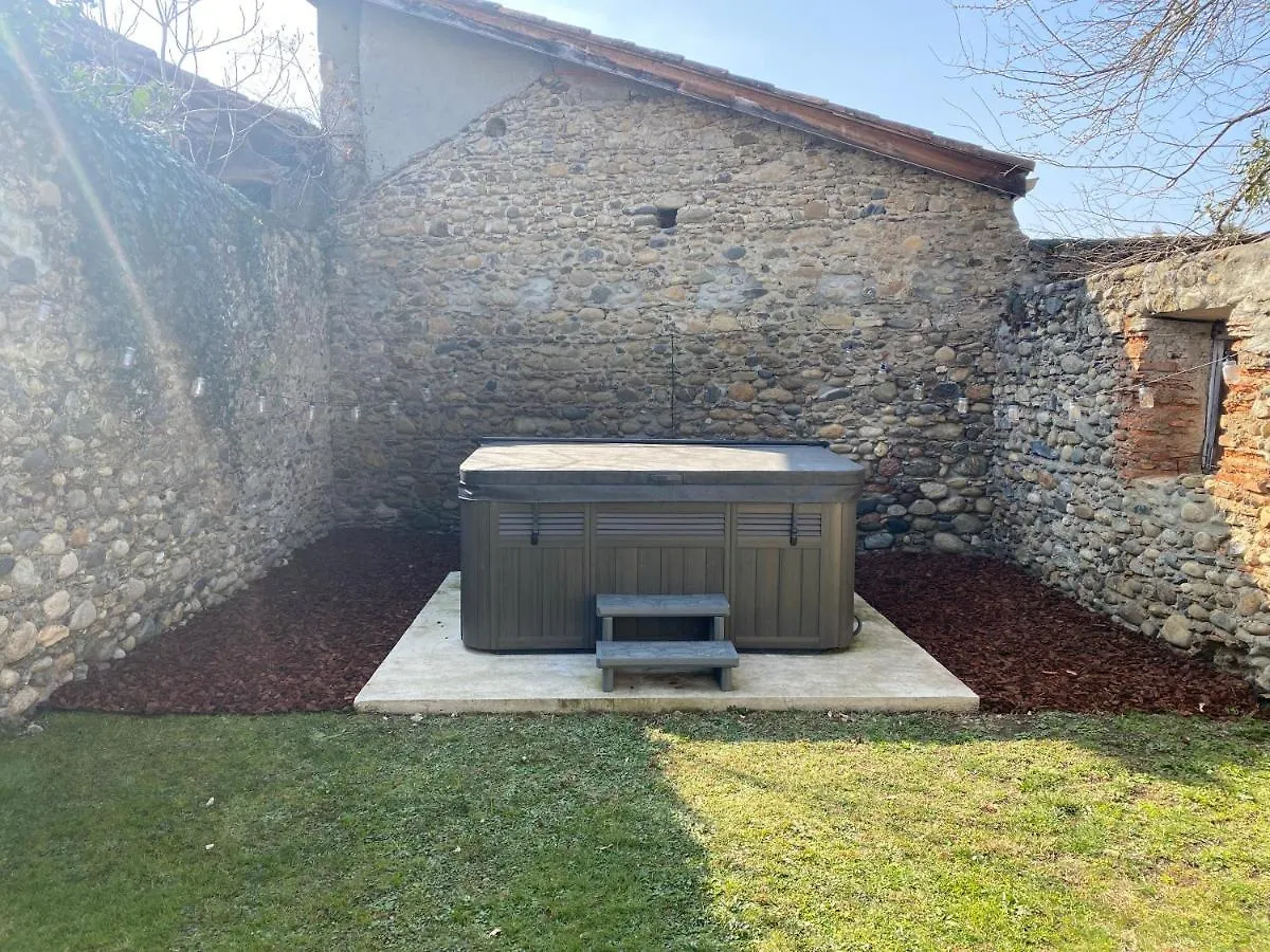 La Maison Du Bonheur Ausson 0*,