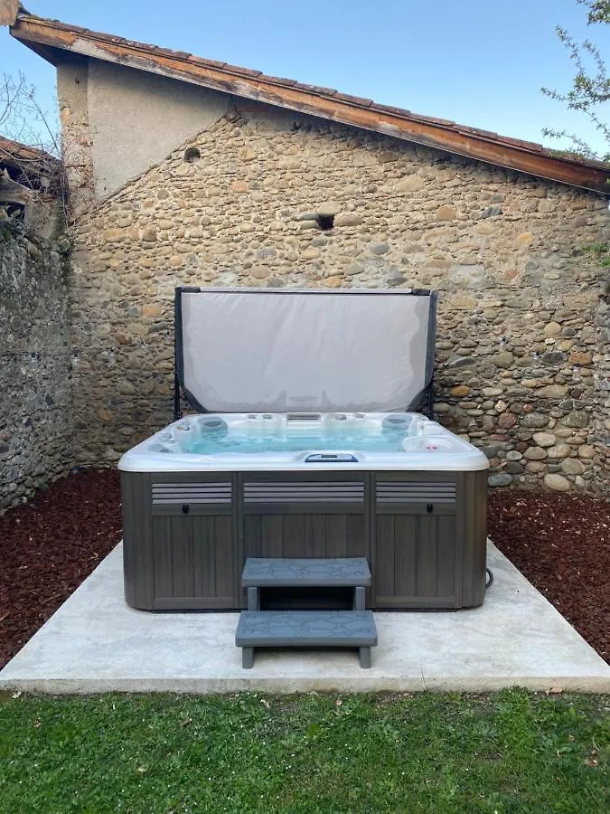 La Maison Du Bonheur Ausson Frühstückspension